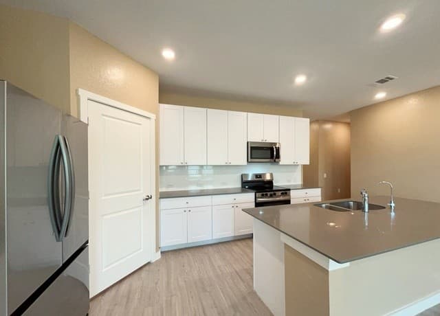 13827 S Strange Way, San Antonio, TX 78221 — photo 17