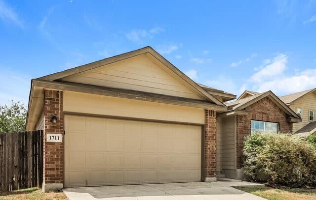 1711  Emerald Edge, San Antonio, TX 78245 — photo 3