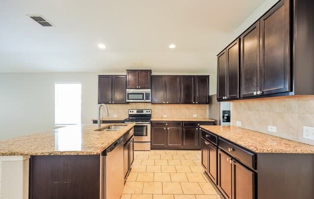1711  Emerald Edge, San Antonio, TX 78245 — photo 7