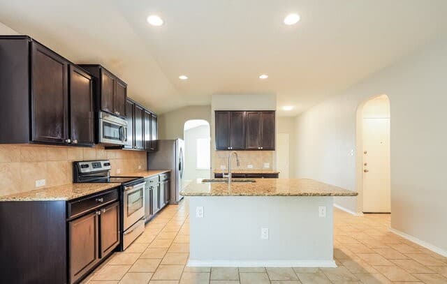 1711  Emerald Edge, San Antonio, TX 78245 — photo 8