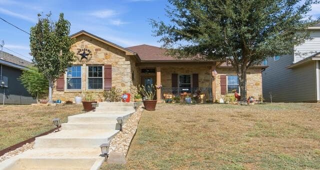 744  Crestview