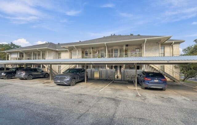 8415 Fredericksburg Unit 902