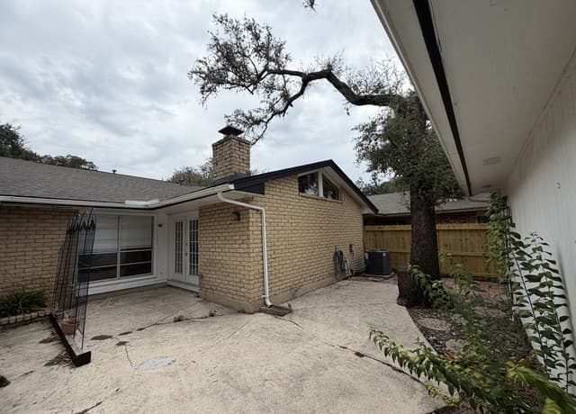 11119  Whisper Valley St, San Antonio, TX 78230 — photo 15