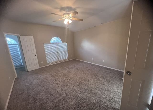 6406  Ithaca Falls, San Antonio, TX 78239 — photo 11