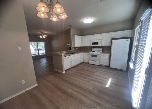 6406  Ithaca Falls, San Antonio, TX 78239 — photo 5