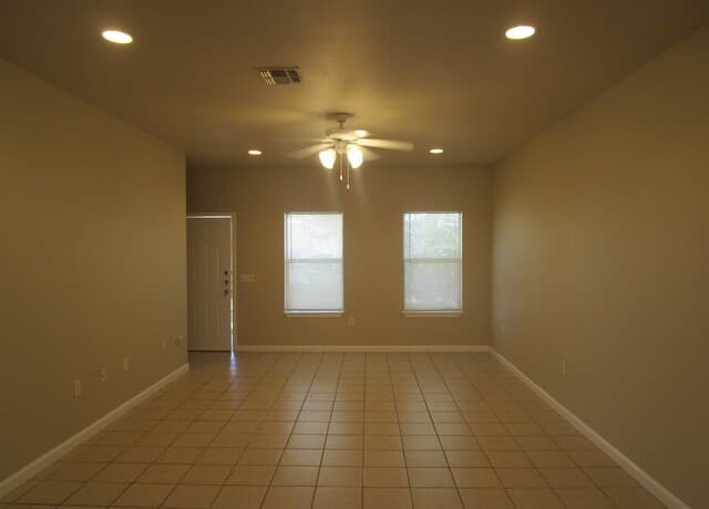6918  Hallie Rdg, San Antonio, TX 78227 — photo 4