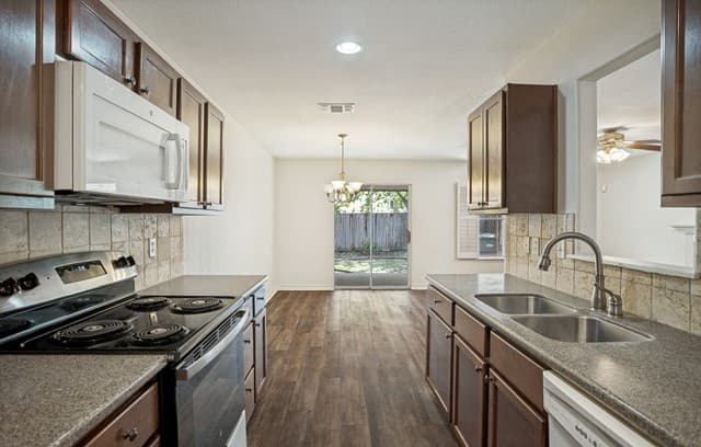 7739  Rustic Park, San Antonio, TX 78240 — photo 8