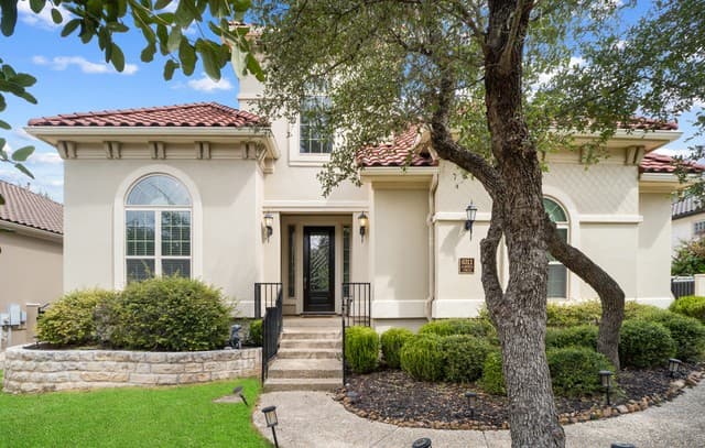 6311 Almeria Cir