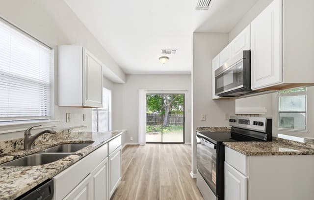 13254  Wood Climb St, San Antonio, TX 78233 — photo 9