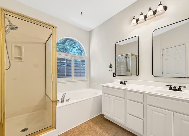 9015  Burnt Peak, Helotes, TX 78023 — photo 16