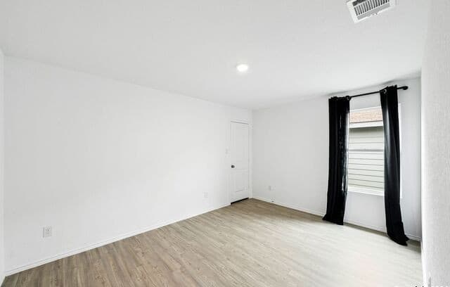 4319  Fluvial Cir, San Antonio, TX 78223 — photo 18