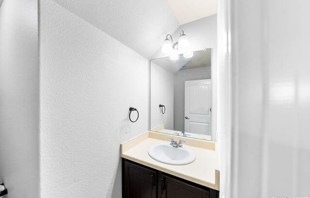 11734  Pelican Cv, San Antonio, TX 78221 — photo 15