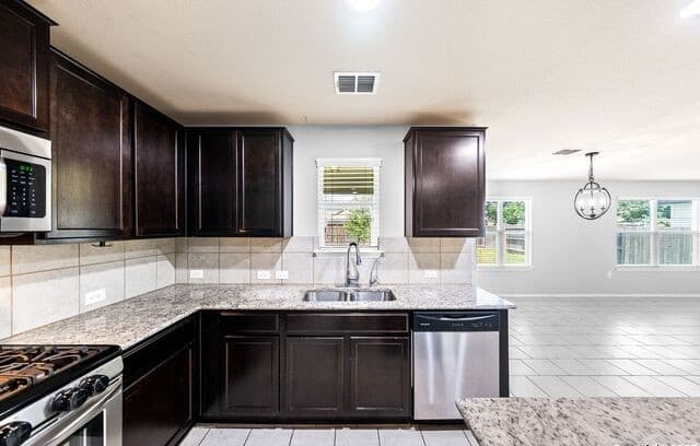 11734  Pelican Cv, San Antonio, TX 78221 — photo 9
