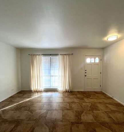136  Valley Oak Dr, Schertz, TX 78154 — photo 2