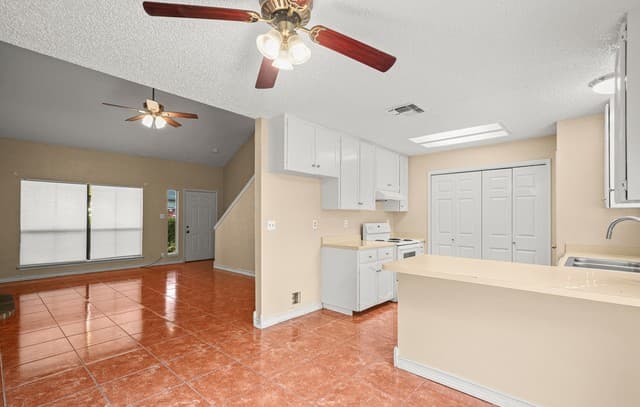 8726  Timber Range, San Antonio, TX 78250 — photo 12
