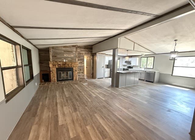 245  Bandera, Bandera, TX 78003 — photo 3