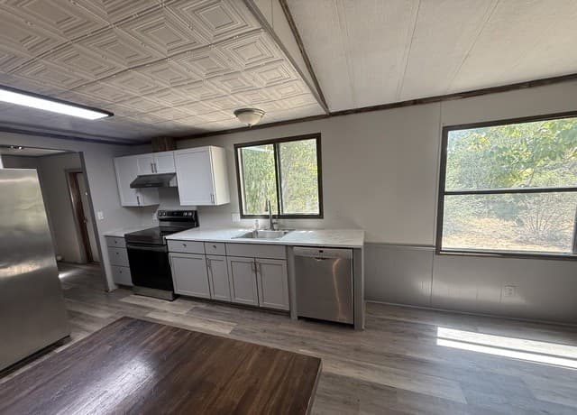 245  Bandera, Bandera, TX 78003 — photo 4