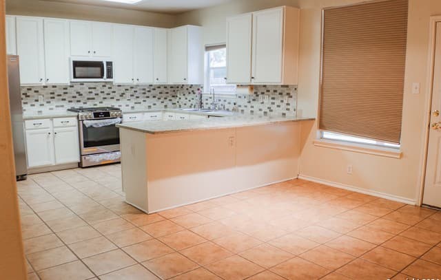 13707  Riverbank Pass, Helotes, TX 78023 — photo 4