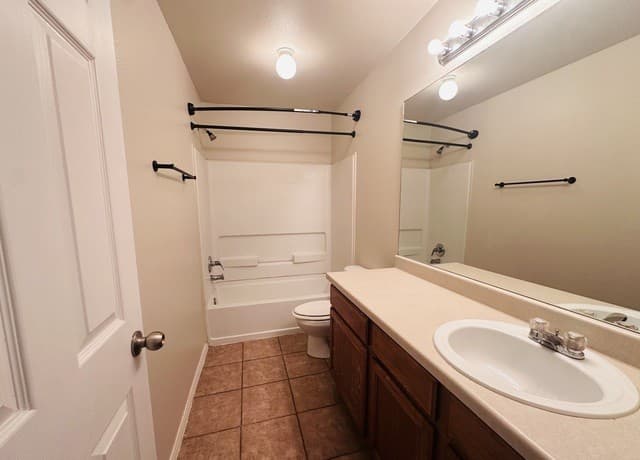 10818  Mathom Lndg Unit 2, Universal City, TX 78148 — photo 13