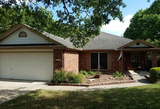 3737  Limestone Mesa, Schertz, TX 78154 — photo 2