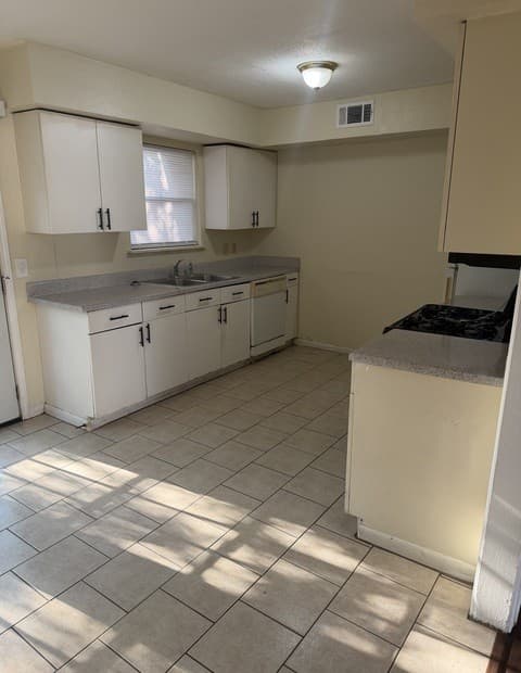 855 E Sunshine Dr, San Antonio, TX 78228 — photo 2
