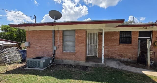223  Sunnyland Dr, San Antonio, TX 78228 — photo 13
