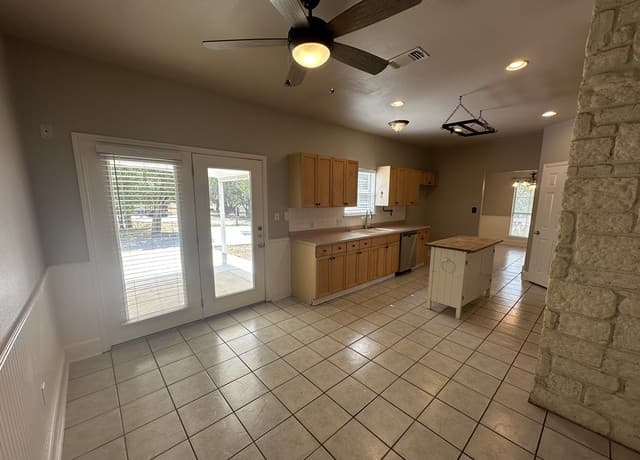 25160  Toutant Beauregard Rd, San Antonio, TX 78255 — photo 8