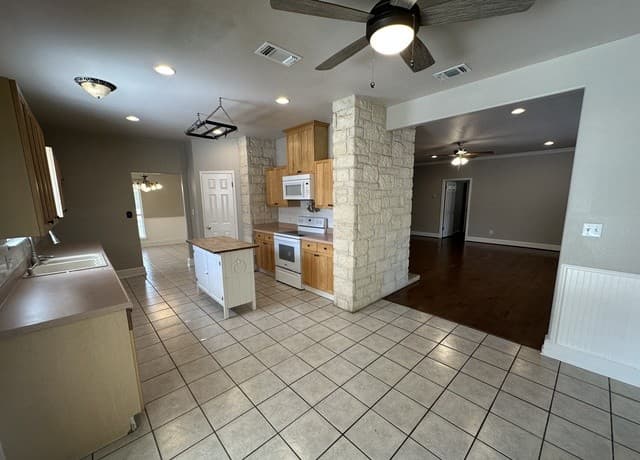 25160  Toutant Beauregard Rd, San Antonio, TX 78255 — photo 9