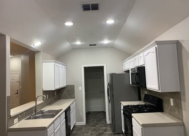 4618  Everett Loop, Converse, TX 78109 — photo 5