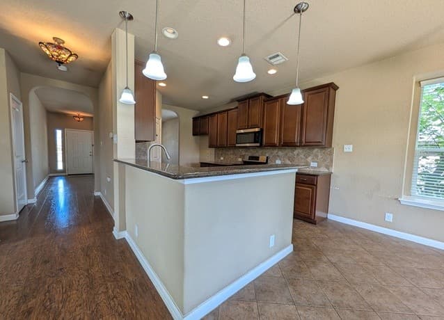212  Oak Creek Way, New Braunfels, TX 78130 — photo 12