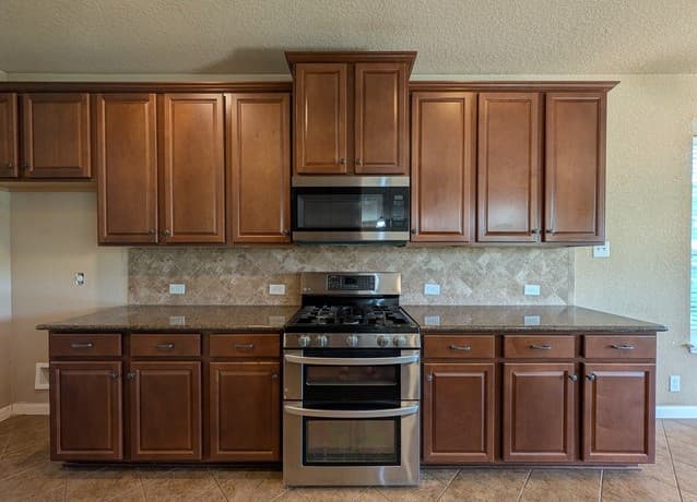 212  Oak Creek Way, New Braunfels, TX 78130 — photo 8