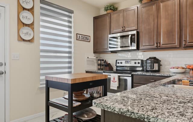 2838  High Castle Lane, San Antonio, TX 78245 — photo 8