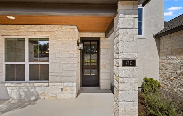 710  Caballo Trl, Canyon Lake, TX 78133 — photo 2