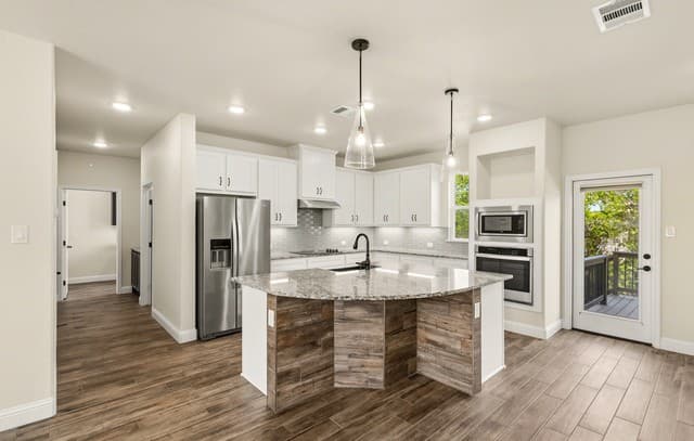 710  Caballo Trl, Canyon Lake, TX 78133 — photo 4