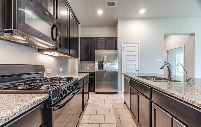 12425  Belfort Pt, Schertz, TX 78154 — photo 15