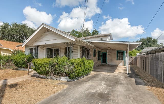 239 Walton Ave
