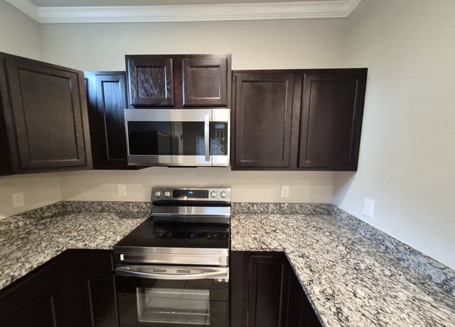 6311  Luglio Lane Unit 101, San Antonio, TX 78233 — photo 8
