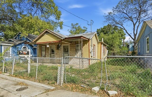 155 W Zavalla