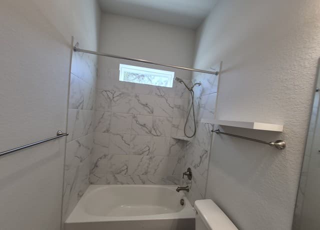 11612  Hollering Pass, Schertz, TX 78154 — photo 10