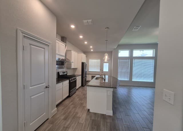 11612  Hollering Pass, Schertz, TX 78154 — photo 24