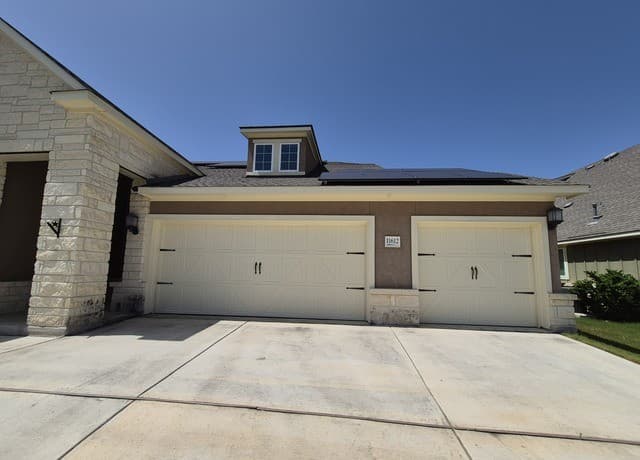 11612  Hollering Pass, Schertz, TX 78154 — photo 3