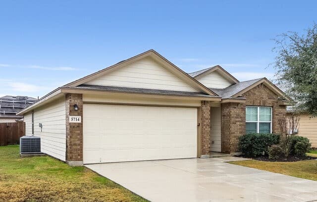5714  Goliad Blf, San Antonio, TX 78222 — photo 3