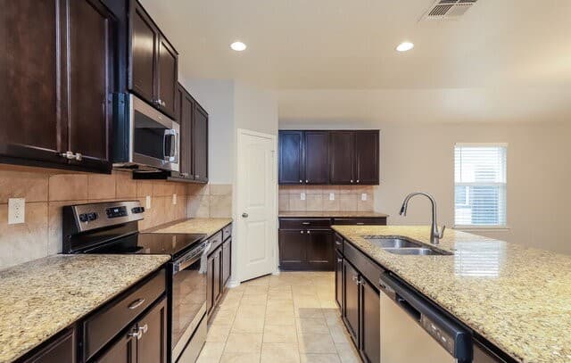 5714  Goliad Blf, San Antonio, TX 78222 — photo 6