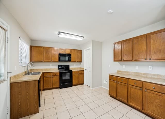 12811  Capri, San Antonio, TX 78253 — photo 5