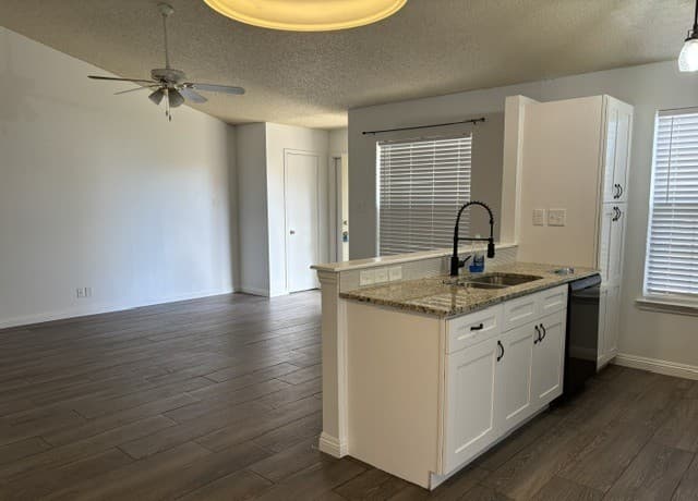 5027  Anacacho St, San Antonio, TX 78217 — photo 2