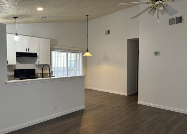 5027  Anacacho St, San Antonio, TX 78217 — photo 4