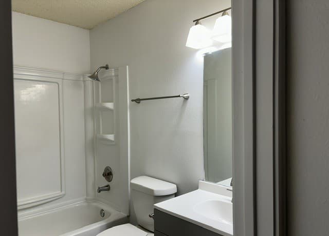 5027  Anacacho St, San Antonio, TX 78217 — photo 5