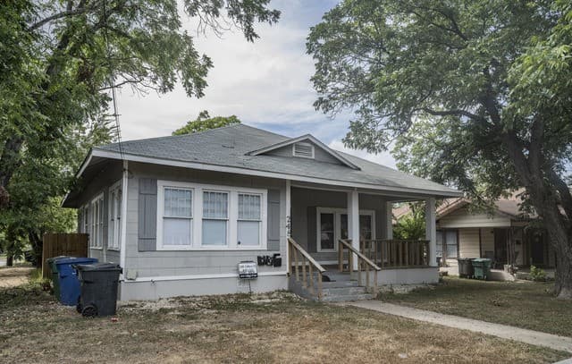 248 Clifford Ct Unit 101