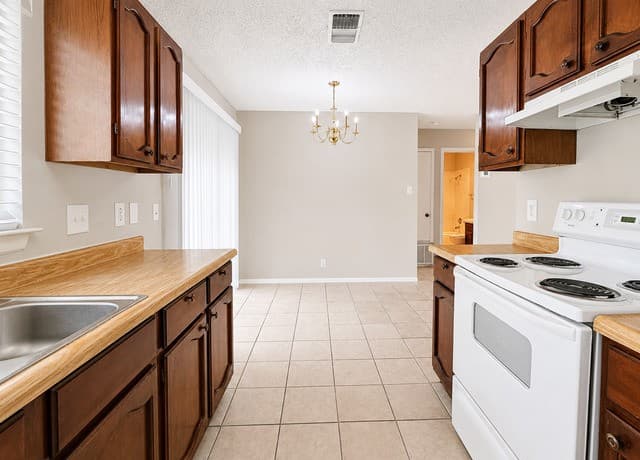 4948  Champlain, San Antonio, TX 78217 — photo 7