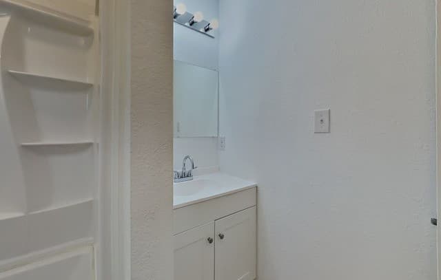 3034 W Salinas Unit 102, San Antonio, TX 78207 — photo 9